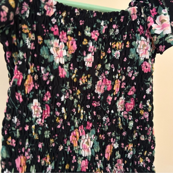 Black Floral Smocked Top + Shorts Set | Girls 3T | 2-Piece Summer Outfit - Picture 6 of 10